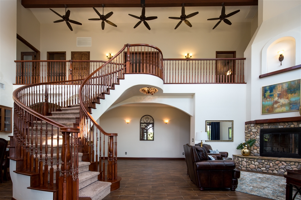 1291 Summit Place Escondido, CA 92025 - Photo 3 of 25