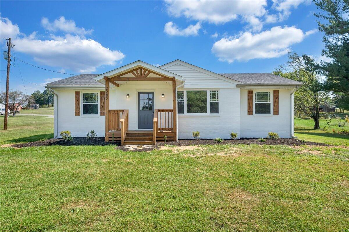 2282 Trinity Road Troutville, VA 24175 - Photo 2 of 36 GORGEOUS RANCH!
