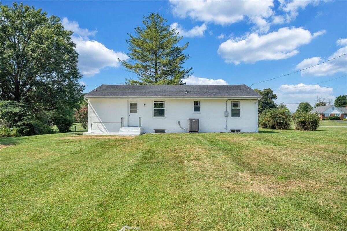 2282 Trinity Road Troutville, VA 24175 - Photo 10 of 36 BEAUTIFUL!