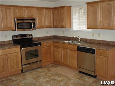 36 West Goepp Street Bethlehem, PA 18018 - Photo 2 of 4