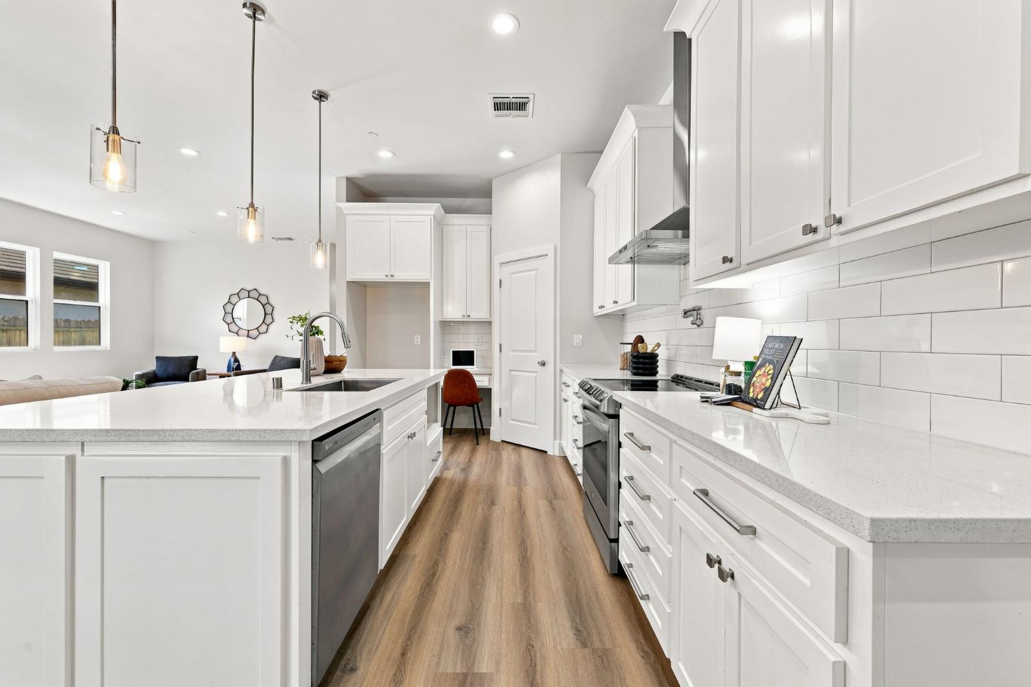 5027 Engle Road Carmichael, CA 95608 - Photo 24 of 71 Gallery Image 24