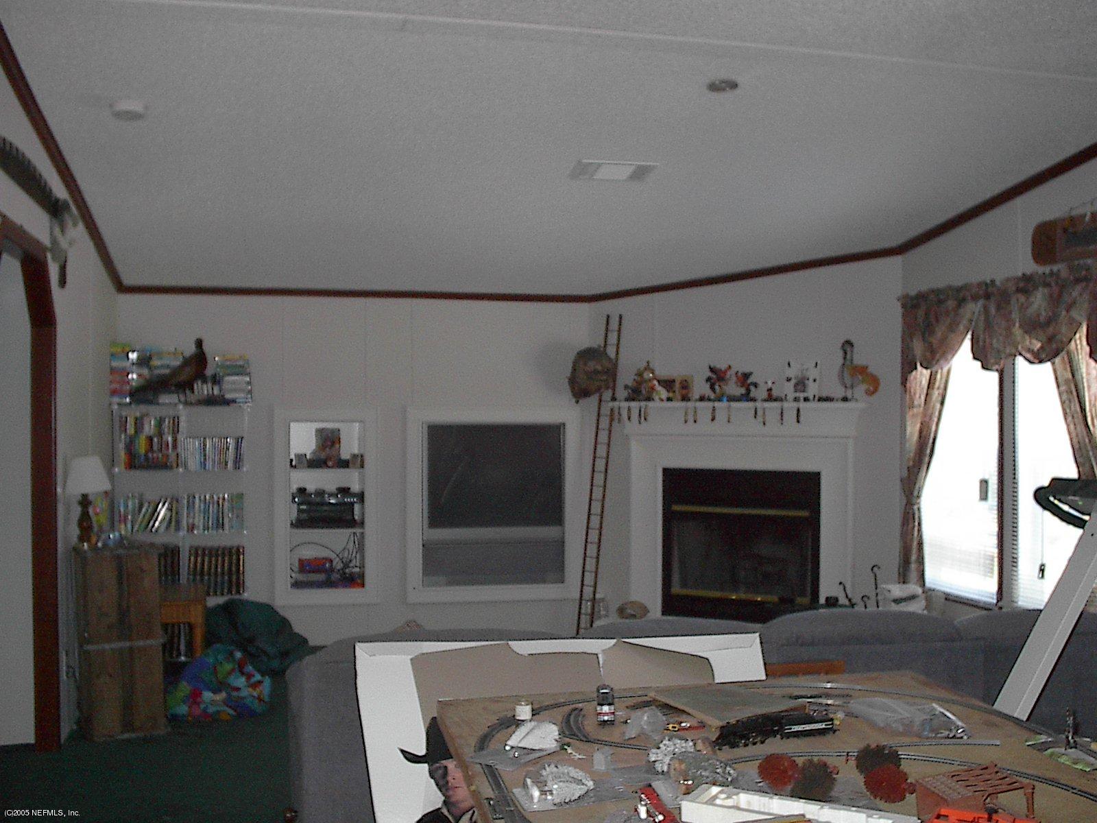 219 Clifton Road Crescent City, FL 32112 - Photo 4 of 5 family activities room