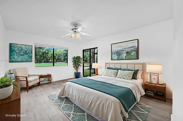 $499,999 | 453 Lakeview Drive, Unit 1, Weston, FL 33326