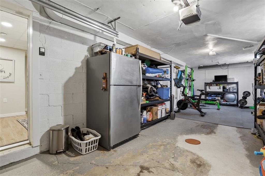 5600 5th Street Pittsburgh, PA 15236 - Photo 26 of 29 2 car tandem garage~