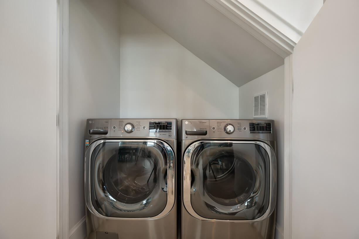 589 Pirates Road Summerland Key, FL 33042 - Photo 20 of 43 Laundry