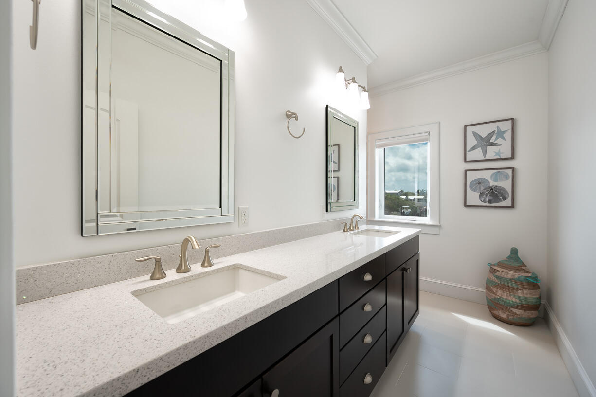 589 Pirates Road Summerland Key, FL 33042 - Photo 24 of 43 Master Bathroom