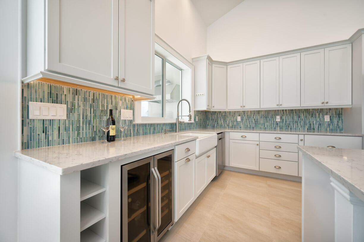 589 Pirates Road Summerland Key, FL 33042 - Photo 6 of 43 Kitchen