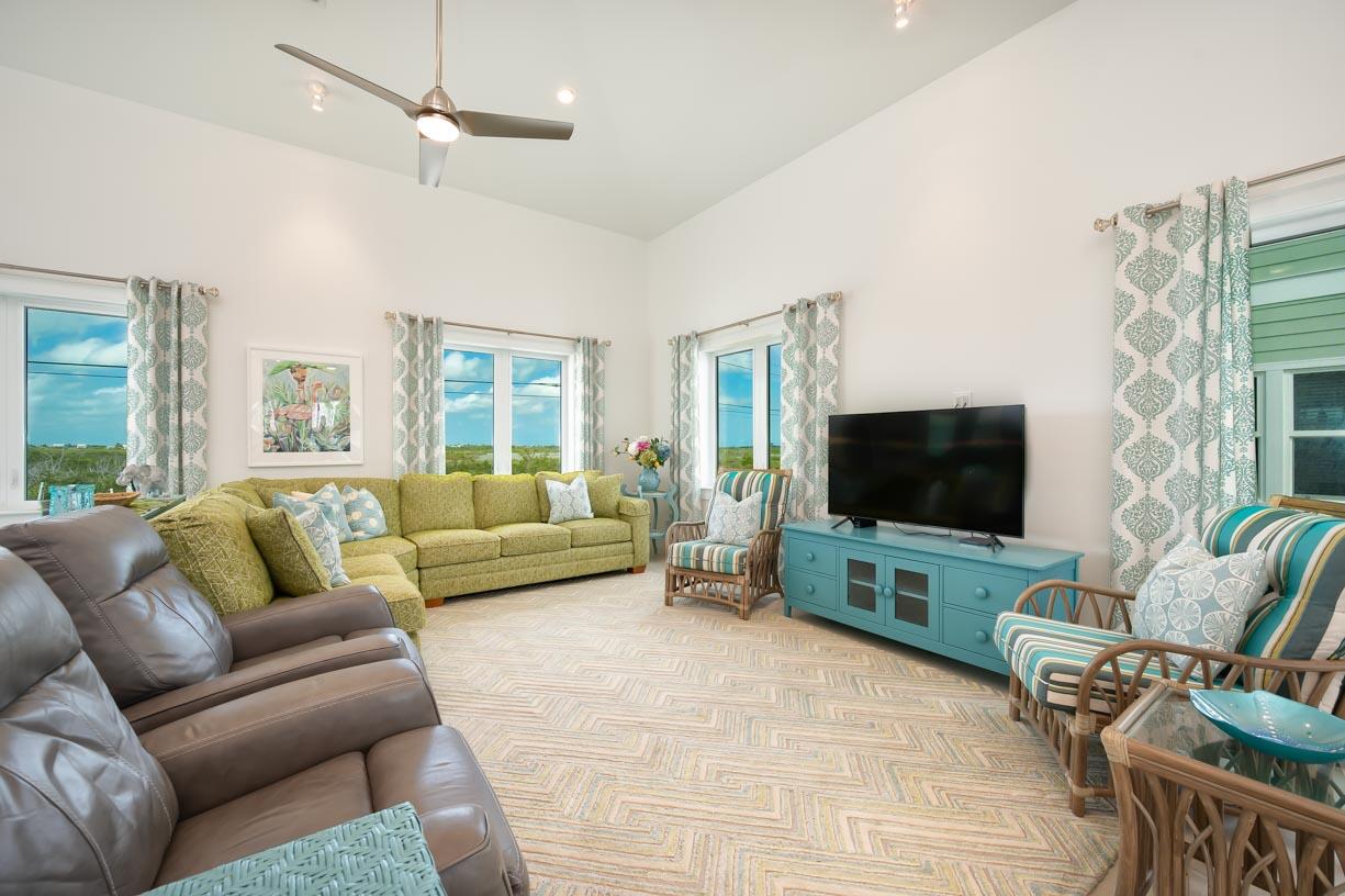 589 Pirates Road Summerland Key, FL 33042 - Photo 9 of 43 Living Room