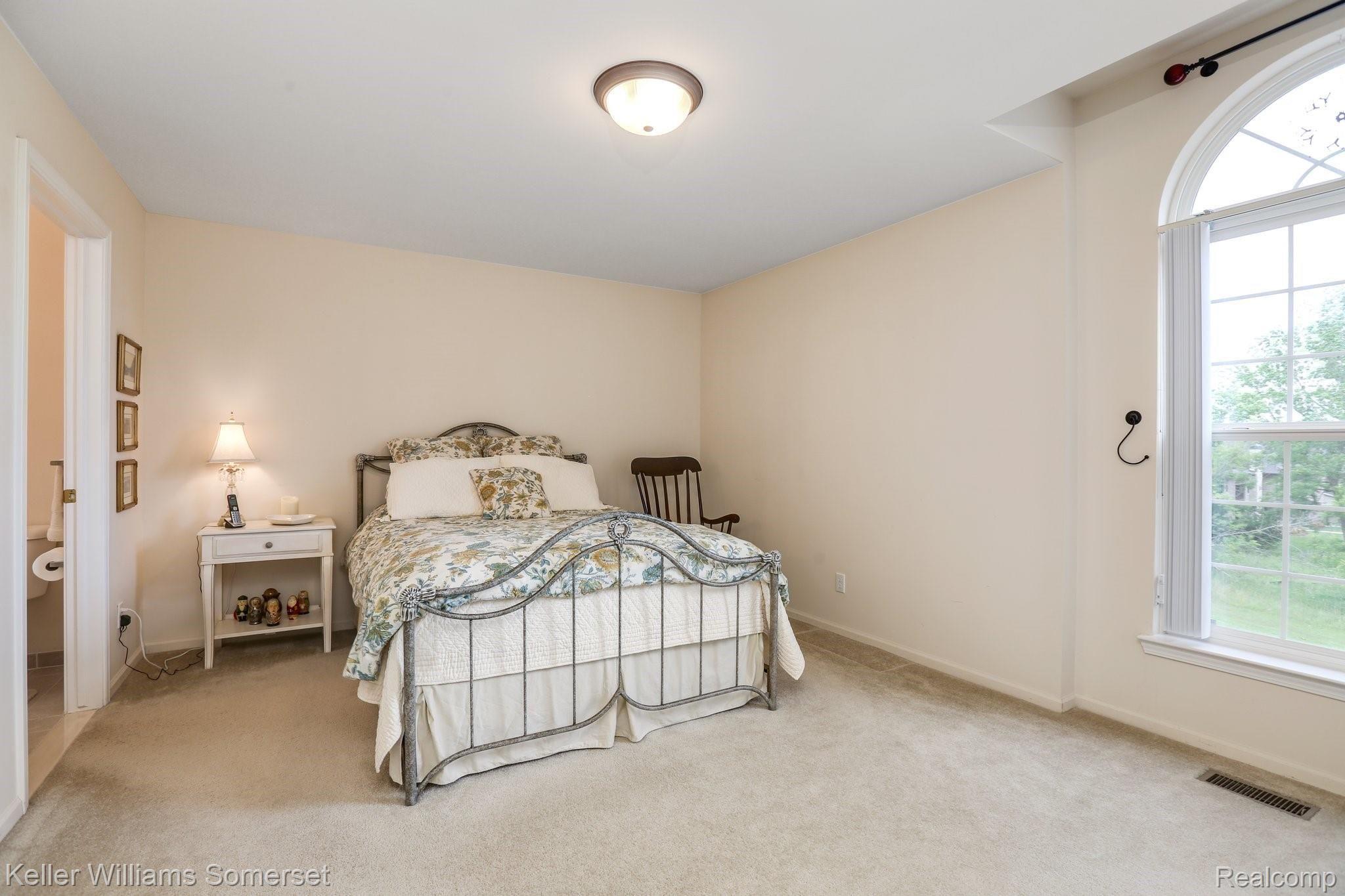 3387 Tremonte Circle Rochester, MI 48306 - Photo 16 of 34 24-web-or-mls-3387 Tremonte Circle South0021.jpg