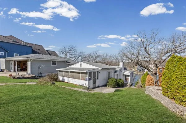 $625,000 | 52 S Street, Lake Lotawana, MO 64086