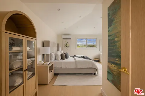 $2,795,000 | 11516 Clarkson Road, Los Angeles, CA 90064