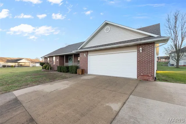 $324,900 | 2283 Alpine Drive, Jackson, MO 63755