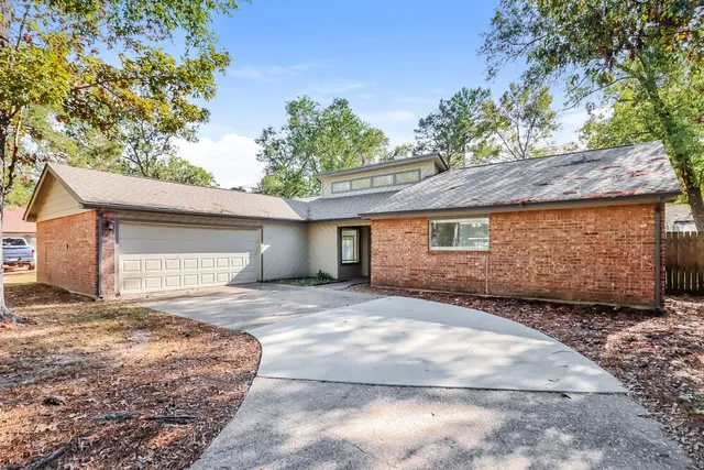 $1,805 | 707 Nautilus Street, Crosby, TX 77532