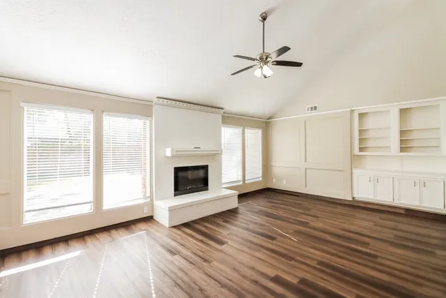 $1,805 | 707 Nautilus Street, Crosby, TX 77532