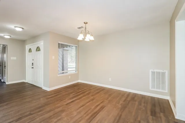 $1,805 | 707 Nautilus Street, Crosby, TX 77532