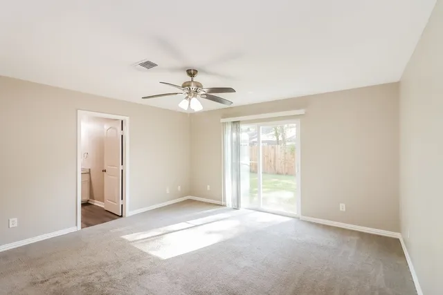 $1,805 | 707 Nautilus Street, Crosby, TX 77532