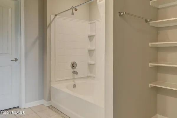 $1,850 | 107 Emerald Star Lane, Lafayette, LA 70506