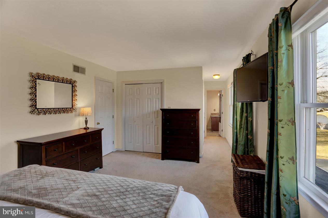 824 Dunbar Road Carlisle, PA 17013 - Photo 17 of 29 Gallery Image 17