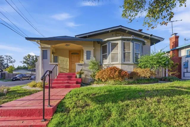 $599,999 | 2801 Bartlett Street, Oakland, CA 94602