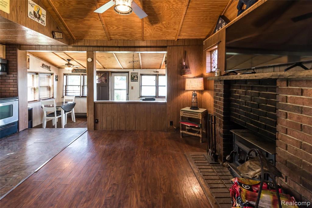 2555 Melvin Road Pinckney, MI 48169 - Photo 15 of 32