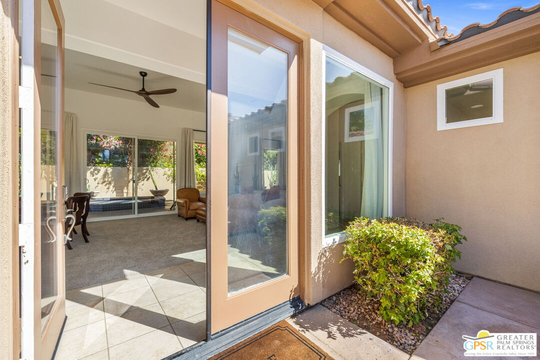 30 Vía Cielo Azul Palm Desert, CA 92260 - Photo 12 of 40