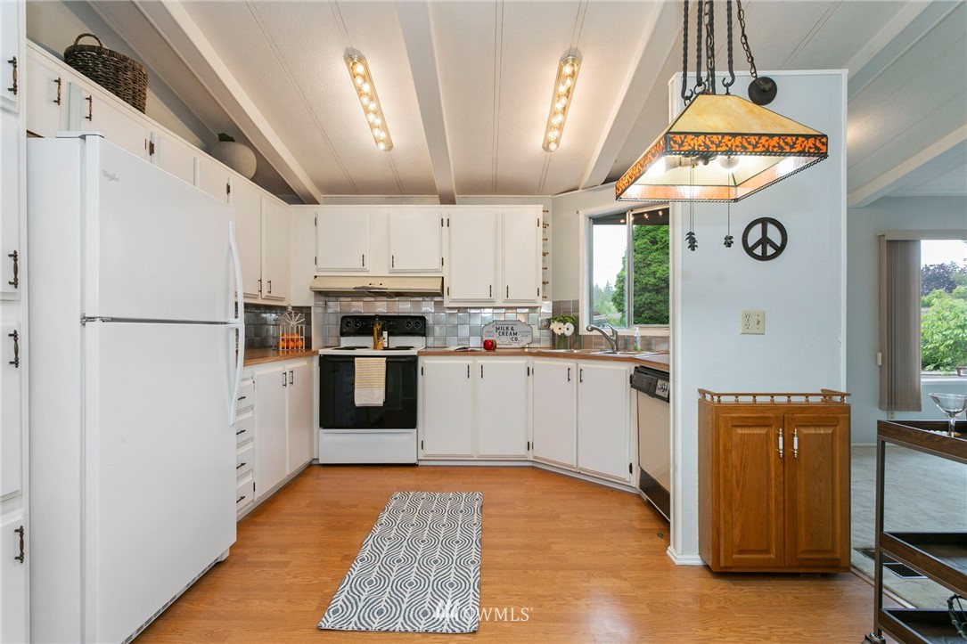 23614 Lake Drive West Bothell, WA 98021 - Photo 17 of 22