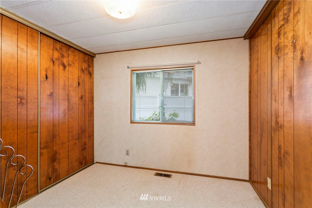 23614 Lake Drive West Bothell, WA 98021 - Photo 19 of 22
