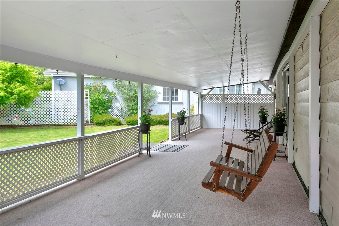 23614 Lake Drive West Bothell, WA 98021 - Photo 6 of 22