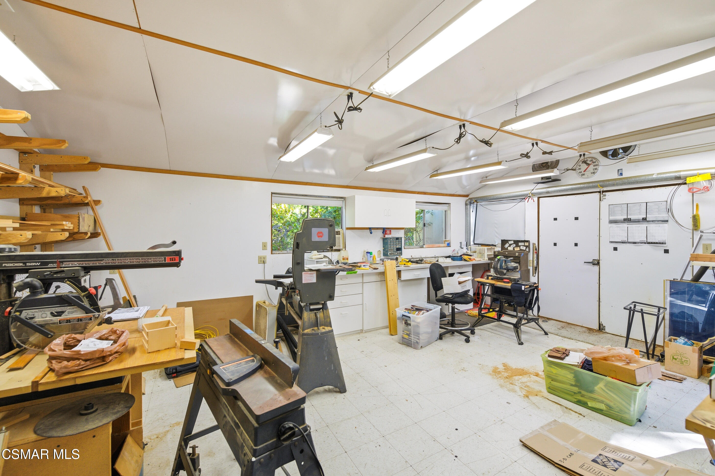 39 Inverness Road Thousand Oaks, CA 91361 - Photo 59 of 69 a view of a room with gym equipment