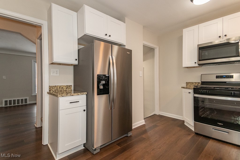 29945 Elgin Road Wickliffe, OH 44092 - Photo 4 of 25 Gallery Image 4