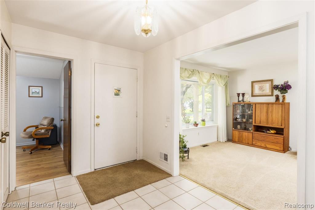 2840 Rhineberry Road Rochester Hills, MI 48309 - Photo 4 of 42