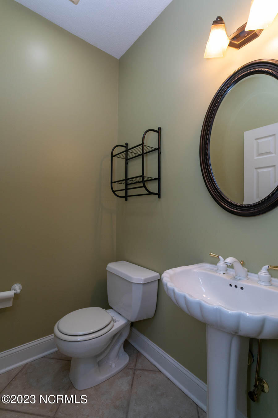 285 Merion Circle Pinehurst, NC 28374 - Photo 11 of 46 powder room2