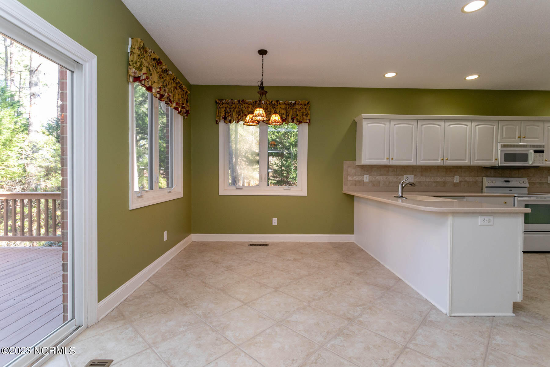 285 Merion Circle Pinehurst, NC 28374 - Photo 7 of 46 breakfast nook1
