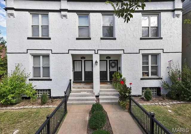 $799,900 | 4051 Russell Boulevard, St. Louis, MO 63110