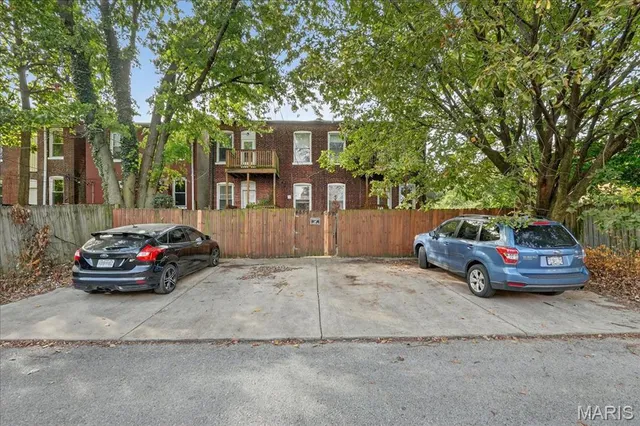 $799,900 | 4051 Russell Boulevard, St. Louis, MO 63110