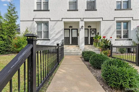 $799,900 | 4051 Russell Boulevard, St. Louis, MO 63110