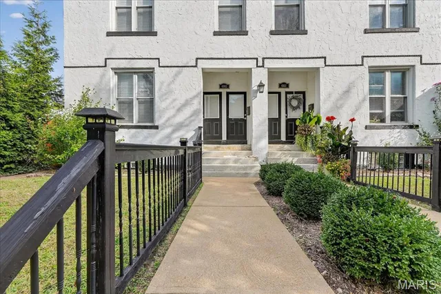 $799,900 | 4051 Russell Boulevard, St. Louis, MO 63110