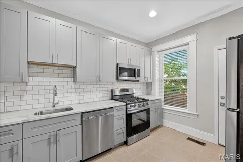 $799,900 | 4051 Russell Boulevard, St. Louis, MO 63110