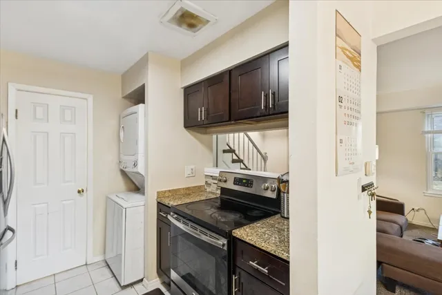 $219,900 | 2169 Dogwood Lane, Unit 46C, Palatine, IL 60074