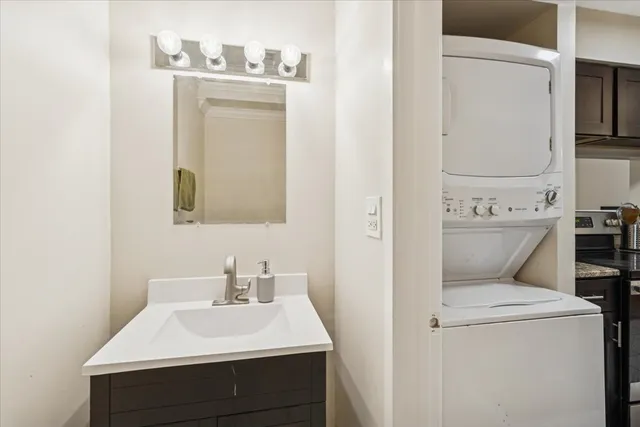 $219,900 | 2169 Dogwood Lane, Unit 46C, Palatine, IL 60074