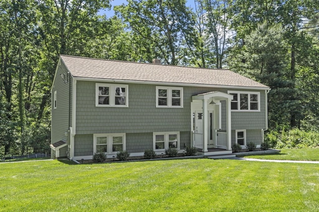 62 Queensland Road Billerica, MA 01862 - Photo 2 of 35