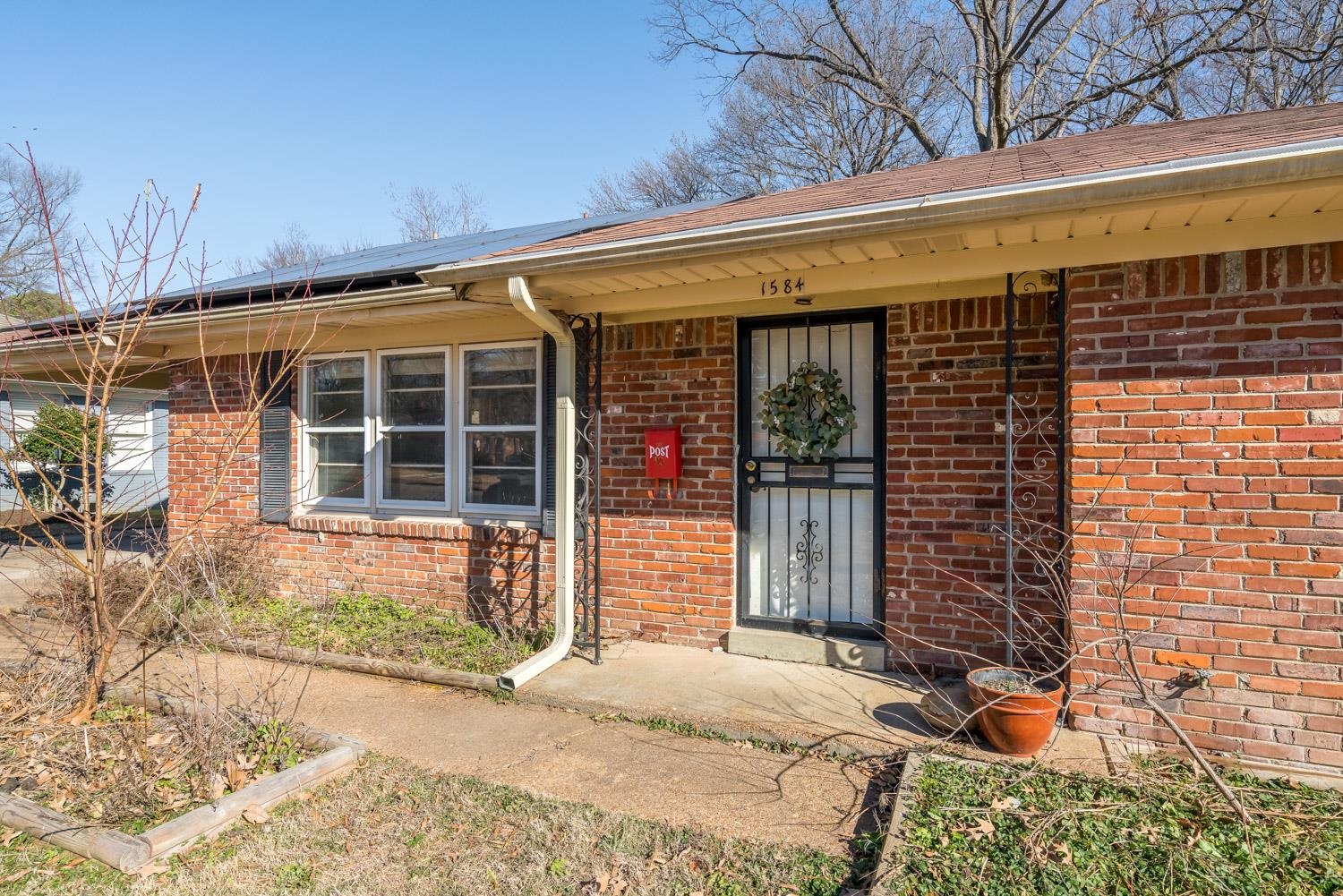 1584 Dearing Road Memphis, TN 38117 - Photo 4 of 25 Gallery Image 4