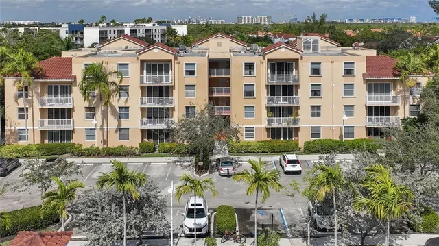 $314,900 | 529 East Sheridan Street, Unit 108, Dania Beach, FL 33004