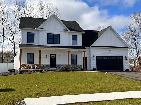 $529,900 | 149 Fairbourne Park, Greece, NY 14626