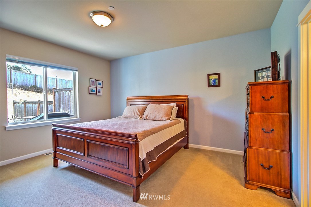 3075 Ridge View Place DuPont, WA 98327 - Photo 13 of 25 Gallery Image 13