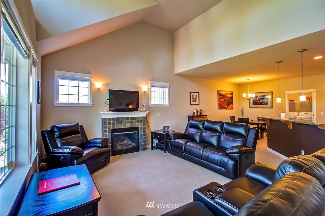 3075 Ridge View Place DuPont, WA 98327 - Photo 4 of 25 Gallery Image 4