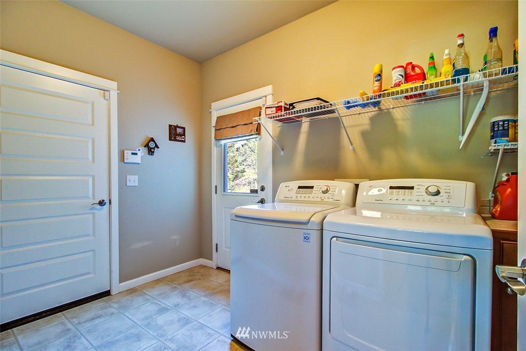3075 Ridge View Place DuPont, WA 98327 - Photo 9 of 25 Gallery Image 9