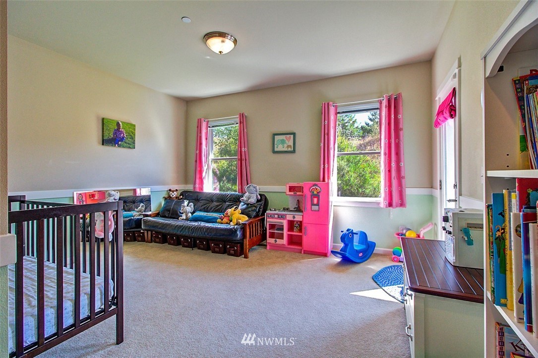 3075 Ridge View Place DuPont, WA 98327 - Photo 10 of 25 Gallery Image 10