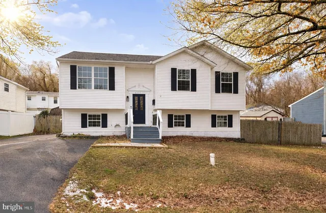 $2,850 | 6572 12th Street, Chesapeake Beach, MD 20732