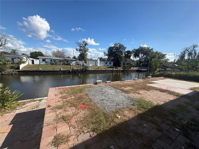 $2,400 | 5817 Portsmouth Drive, Tampa, FL 33615
